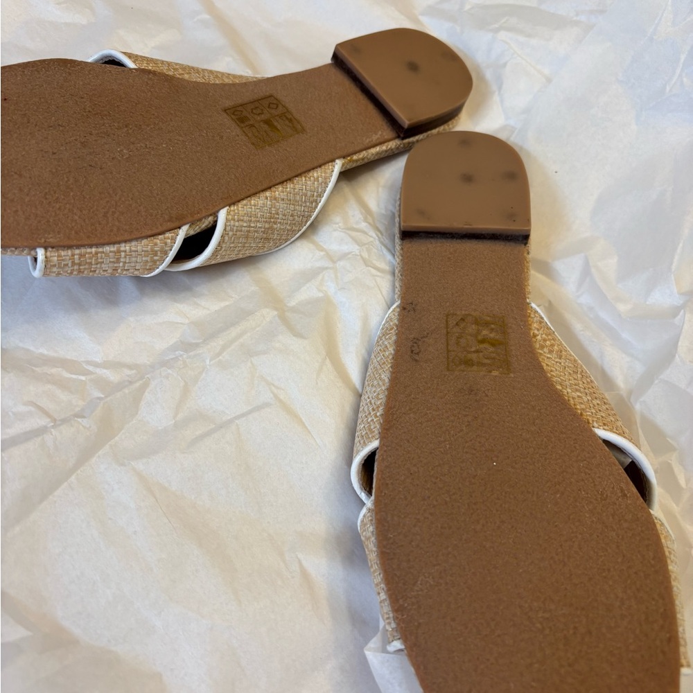Jack Rogers Raffia Bow Tan and White Bow Mules, size 8 - Picture 5 of 5